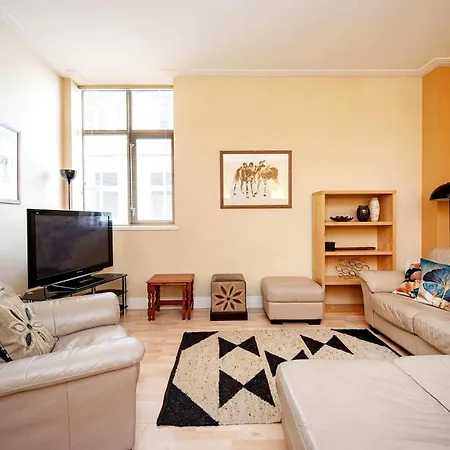 Goed Gelegen Met Twee Slaapkamers Appartamento *