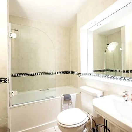 Goed Gelegen Met Twee Slaapkamers Appartamento *